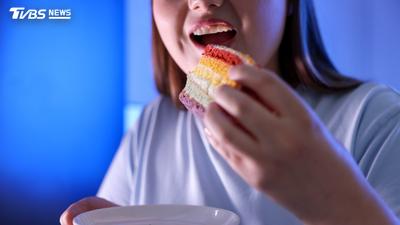 三餐正常吃還是嘴饞「不是意志力不足」! 醫嘆:1物吃太少