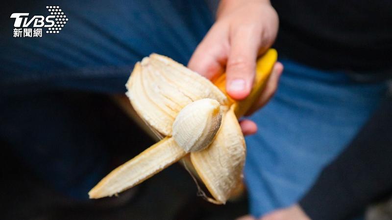 看網路教學!陸男自己拿剪刀「無麻醉割包皮」 血流不止急送醫
