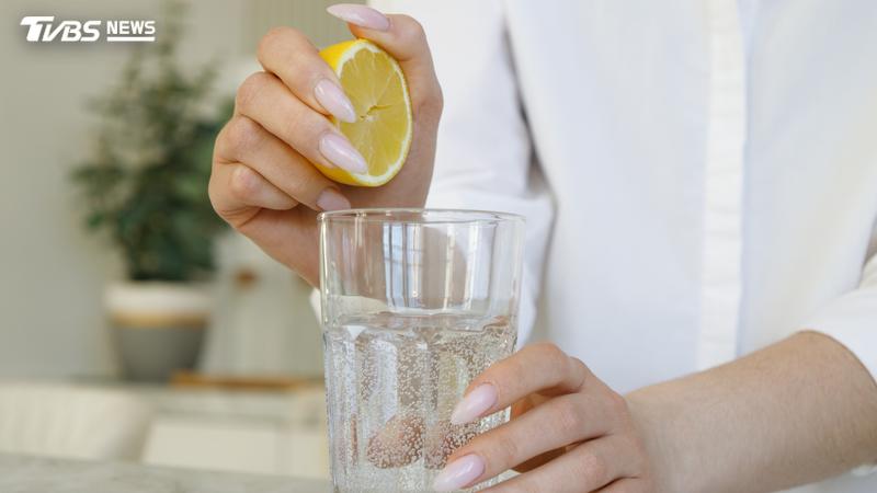 喝檸檬水能減肥?宋慧喬、河智苑都靠它養顏 忽略3點琺瑯質恐受損