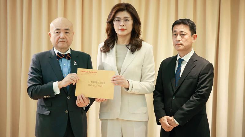 慰問熊本強震!鄭麗文「個人名義捐100萬元」:盼為重建盡綿力