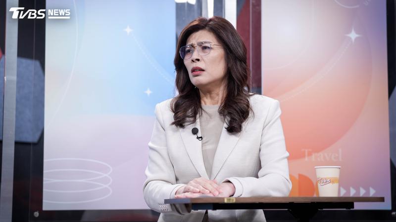 資深媒體人黃暐瀚發表對於「反一國兩制≠挺綠」的看法。圖為國民黨主席鄭麗文。(圖/華子琛攝)