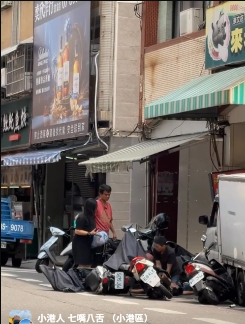 聽到巨大撞擊聲，在對面的飲料店店長衝上前，幫駕駛脫困後CPR急救。（圖／畫面翻攝 小港人 七嘴八舌(小港區) 臉書）