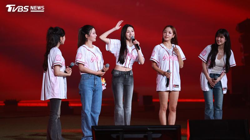 直擊/恩地大巨蛋爆震撼喜訊! 「味全龍再剋兄弟」Apink自封勝利妖精