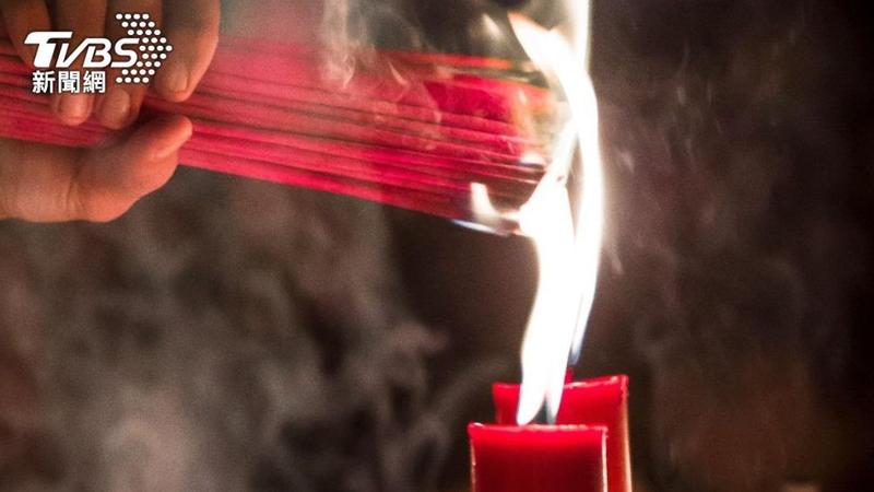 農曆七月鬼門開,命理師點名3生肖陰氣特別重。(示意圖/shutterstock達志影像)