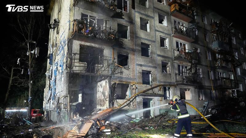 俄羅斯加大空襲力道!彈道飛彈夜襲基輔 建築坍塌釀4死