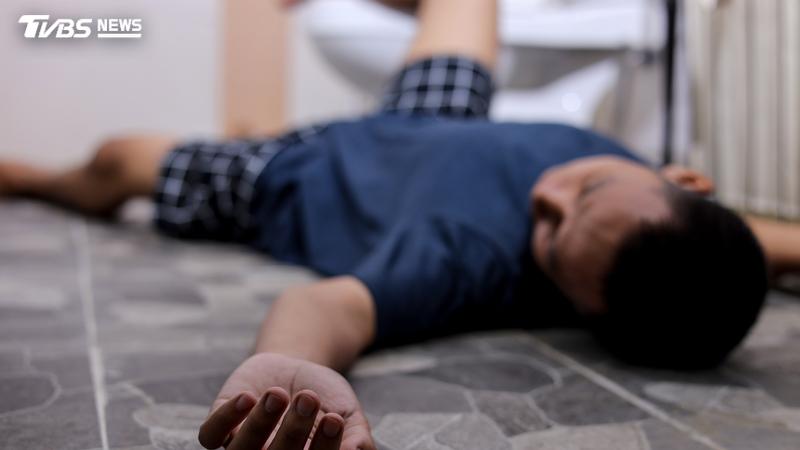 突然昏倒幾秒就醒?醫曝「1狀況」恐猝死 5警訊別忽視