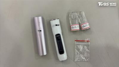機車違停露馬腳!通緝犯見警心虛想逃遭逮 警還搜出多樣毒品