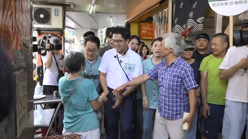 涉貪、共諜案遭停權!沈伯洋掃街驚見陳怡君、朱政騏妻 他這樣說