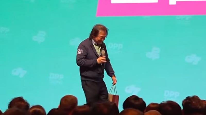 王世堅開砲酸蔣萬安得意忘形!送沈伯洋水勺預言絕對能突圍