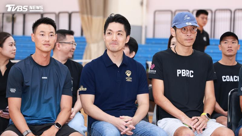 同場不同框?蔣萬安赴匹克球賽 賈永婕早早離場原因曝光