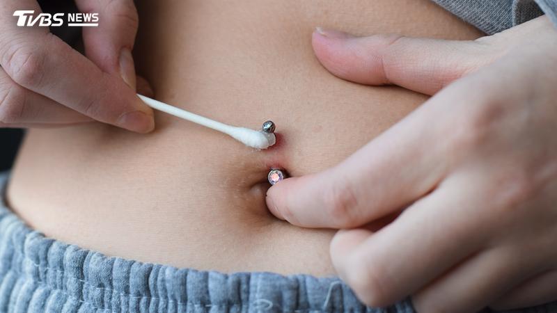 這樣清肚臍恐致命!醫示警「細菌入侵很嚴重」 正確方法曝