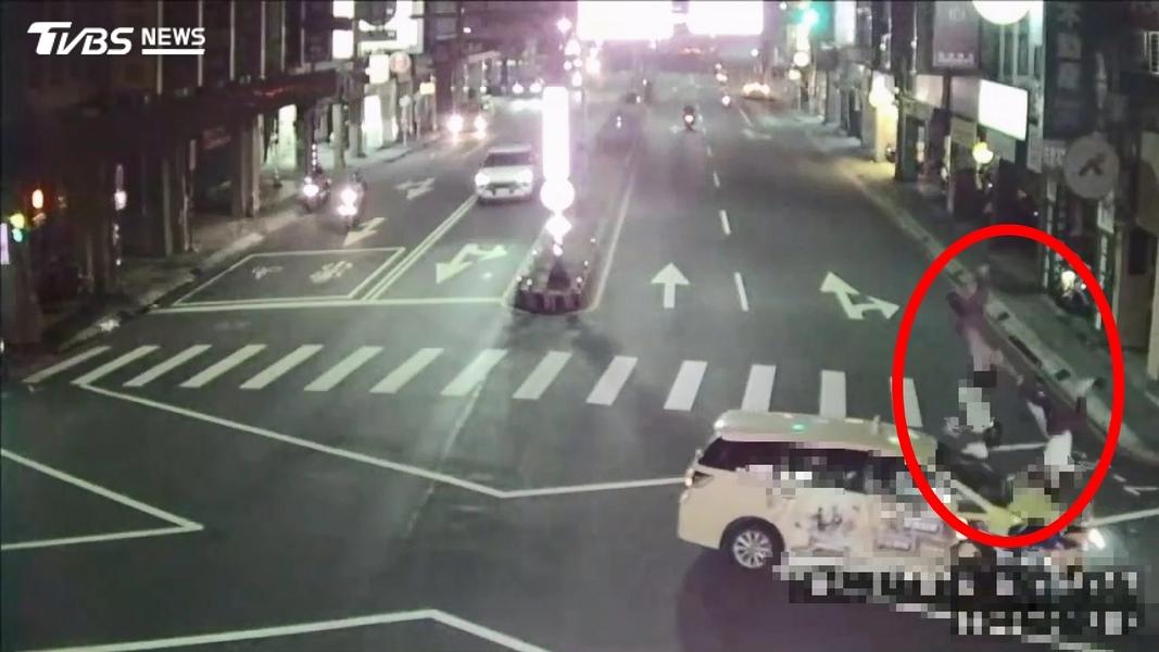 三重車禍-三重計程車車禍-三重雙載機車車禍-三重中央南路車禍-三重重新路一段車禍