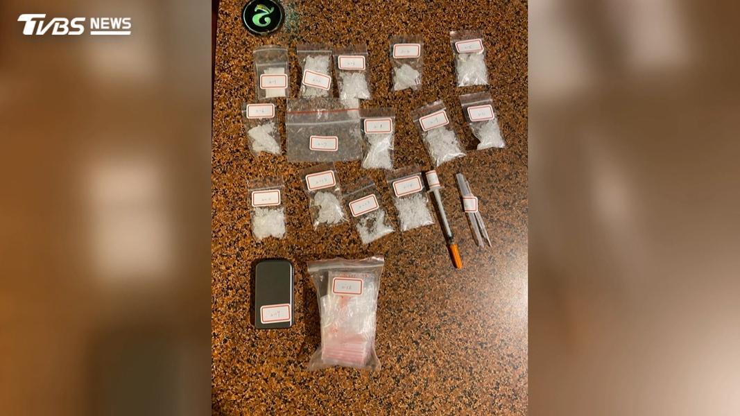 竹聯幫運毒到馬祖!偽裝印刷品闖關 警查獲5700顆喪屍菸彈原料(圖/TVBS)