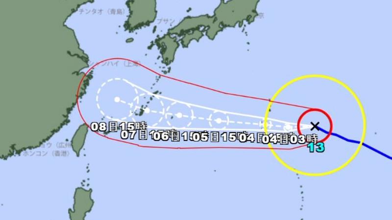 「白海豚」(Dolphin)已增強為大型、非常強烈颱風,目前持續朝西北西方向移動。(圖/翻攝日本氣象廳)
