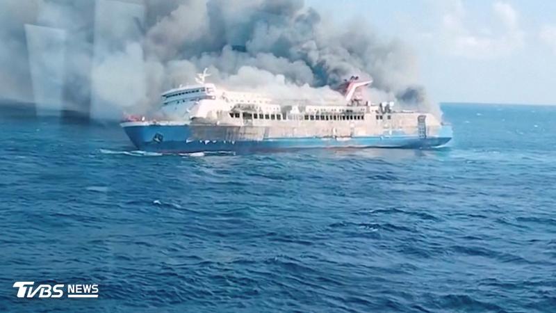 載180輛車釀禍?印尼渡輪失火5死百人獲救、失蹤數續升