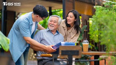 公公父親節大餐「媳婦該準備嗎?」 網掀兩派論戰:子女死了嗎