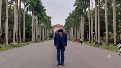 管中閔退休了!臉書曬退休識別證:以後就要社會大眾多多照顧了
