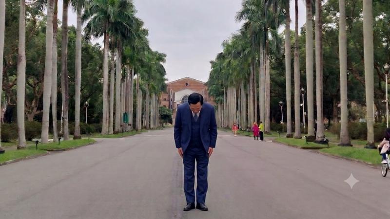 管中閔退休了!臉書曬退休識別證:以後就要社會大眾多多照顧了