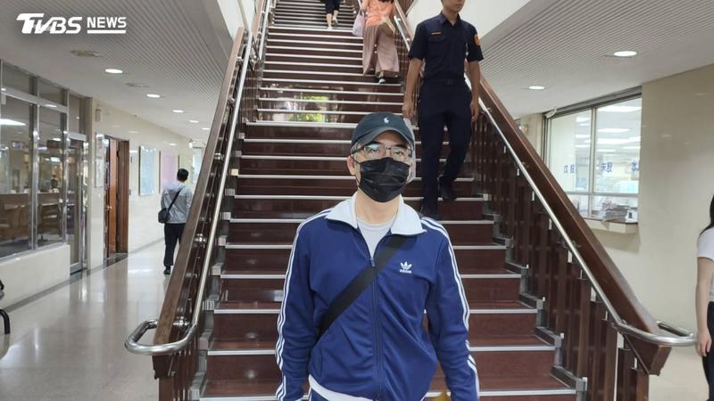 否認包庇「鮑魚大亨」簽到 前警官一口氣狂傳20名證人