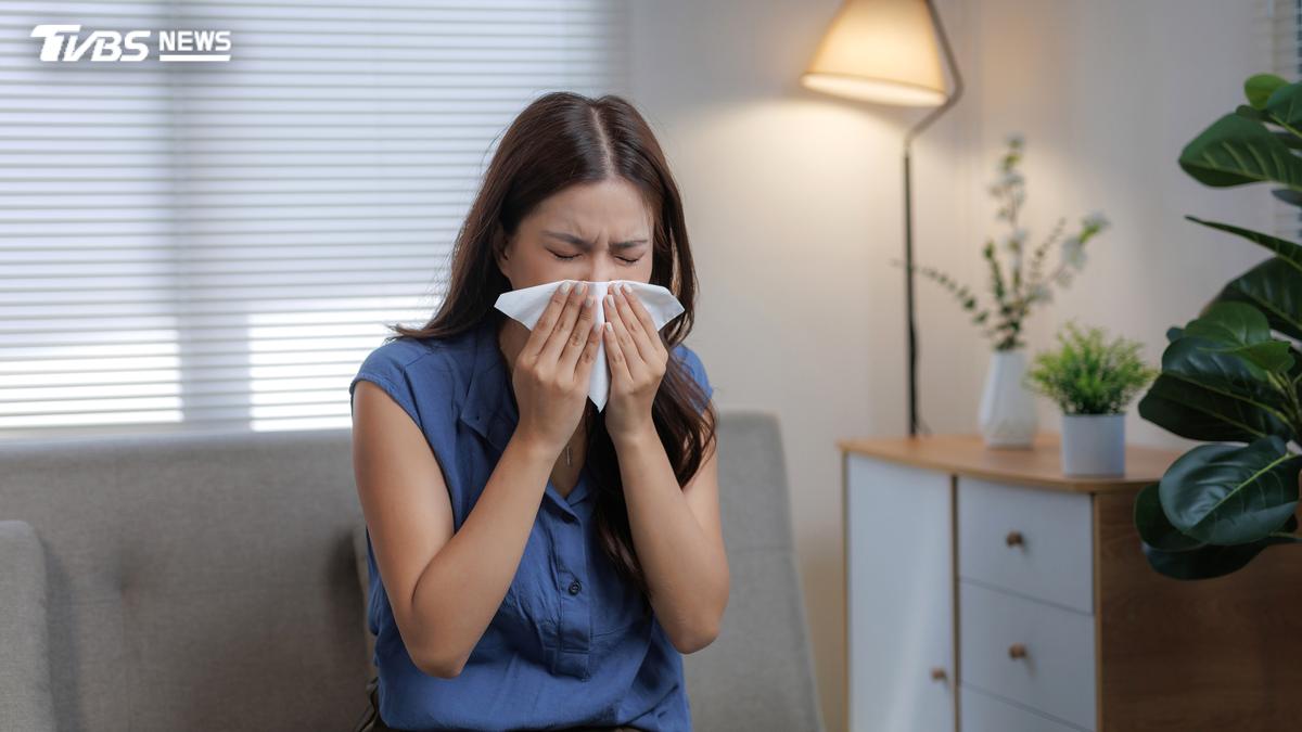 咳出黃綠痰=細菌感染?醫揭「超常見迷思」:別急著吃抗生素