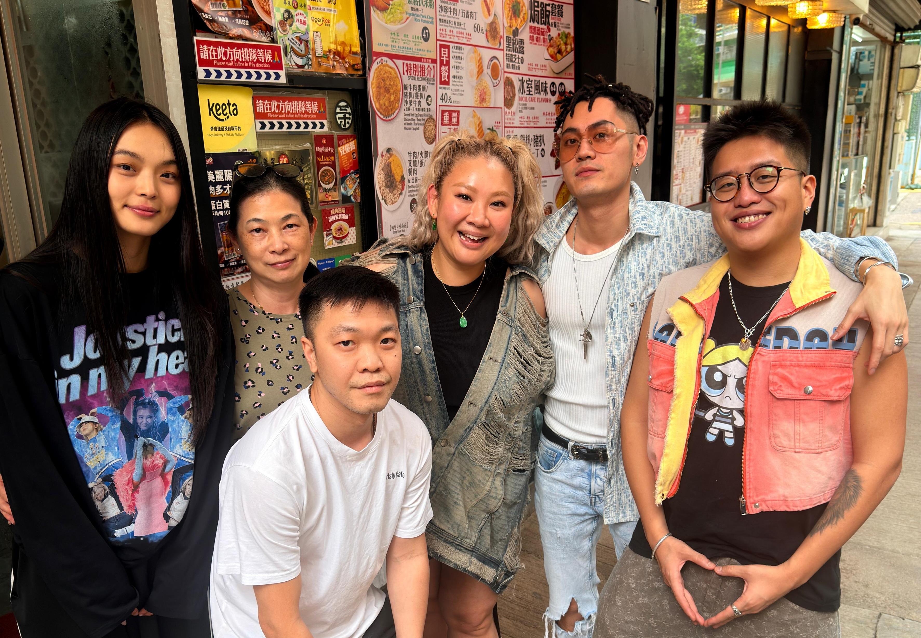 華星冰室在貼文底下感謝鄭欣宜一直以來對餐廳的支持。（圖／翻攝自IG@ccccafe）