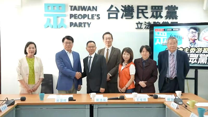 藍白提公投「一票多案」!游盈隆示警:恐讓選務人員崩潰