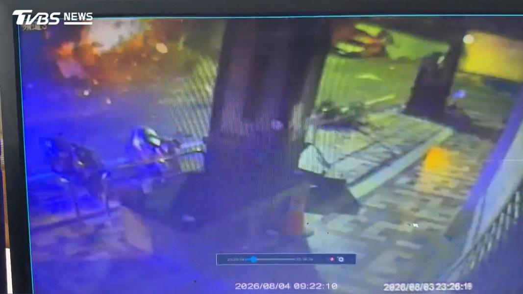 彰化早餐店深夜氣爆!碎片狂噴馬路 白車「差4秒」險遭波及