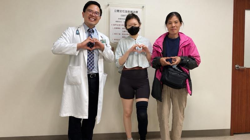 以為肌肉拉傷!30歲女罹罕見癌「左下肢截肢」 醫:年輕人好發
