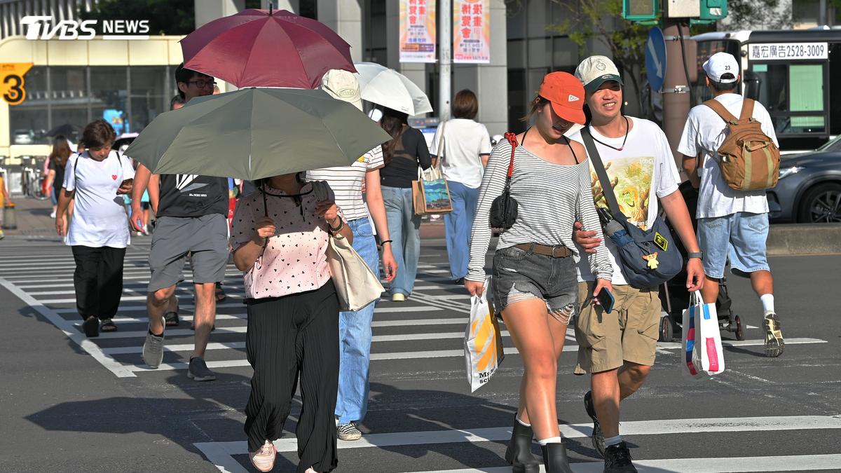 明天天氣/陽光短暫露臉!「這天」起又將轉雨 新一週恐有新颱風