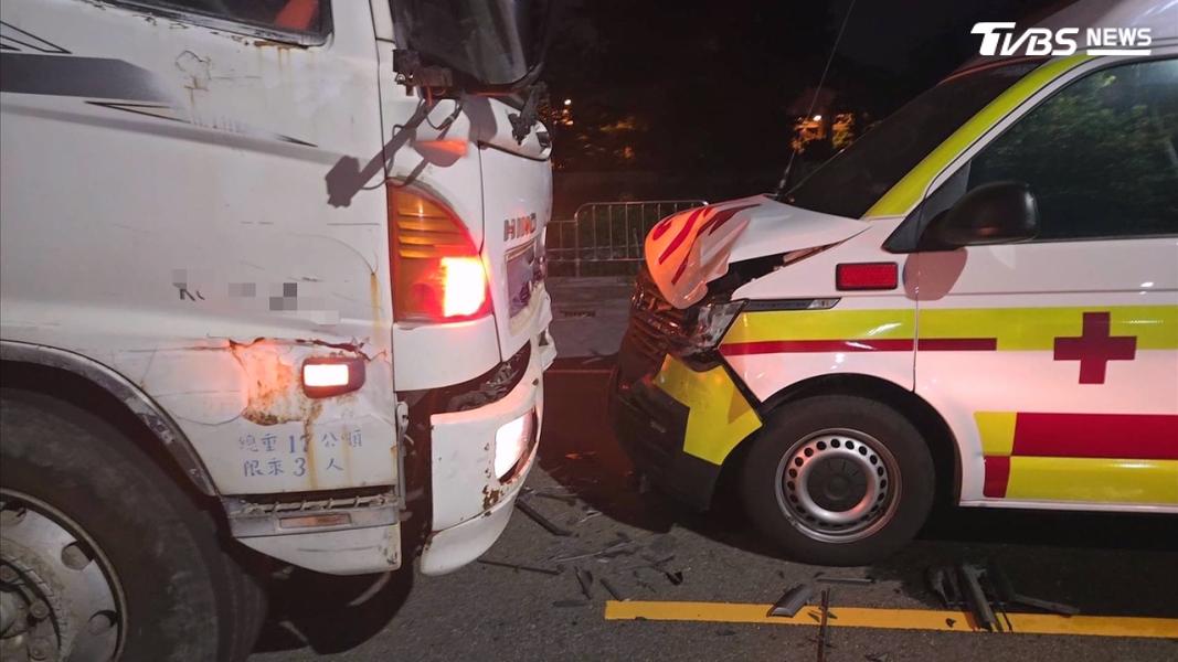 中暑硬撐!大車駕駛「一天3撞」 最後一撞還是救護車(圖/TVBS)