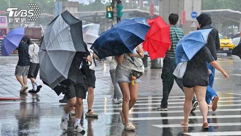 天氣/高溫雷雨一起!11縣市亮高溫燈 北部越晚雨越多