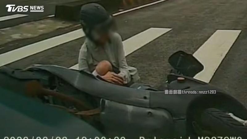 女騎士停紅燈遭追撞「韌帶撕裂」 控警引導和解不做筆錄
