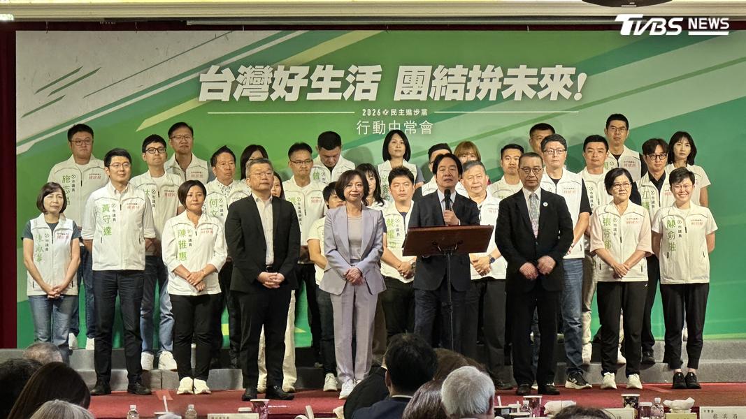 民進黨台中市議員參選人們都出席中常會造勢。(圖/潘袁詩羽攝)