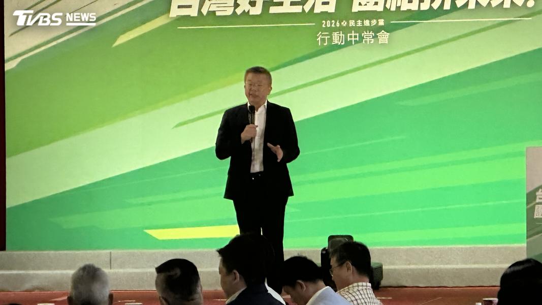 民進黨團總召、台中立委蔡其昌批評盧市府治理缺失。(圖/潘袁詩羽攝)