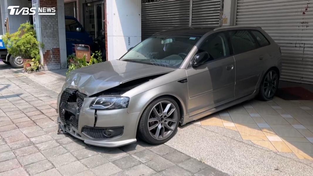 (台中一路甩尾林姓男子自撞停好車,無視家暴令闖妻家施暴。圖/TVBS)