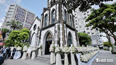 56歲天后御用化妝師病逝! 江蕙、張惠妹、賈靜雯「現身」告別禮拜