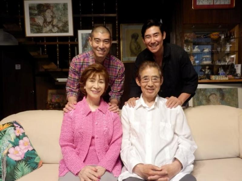 舉家都是藝人的「高島家族」以感情師後聞名。（圖／翻攝自日網）