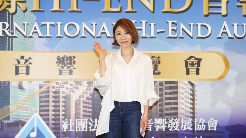 李翊君遭瞎傳「離婚、女兒不是檢場親生」連親媽都來問 無奈闢謠:這妳也信?