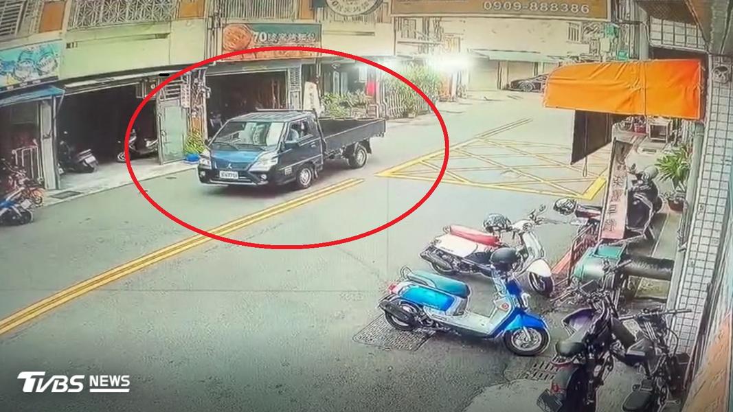 快訊/台中市議員服務處遭1名貨車駕駛閃嗆「開槍」