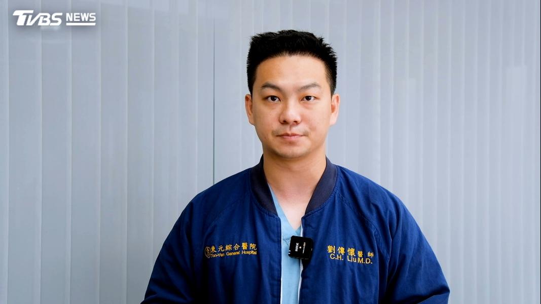 隱翅蟲停在皮膚!若拍打後「流出這液體」恐造成化學性灼傷(圖/TVBS)