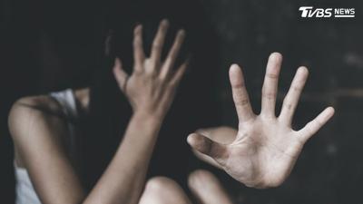 見男網友險喪命!印度16歲少女遭囚禁 全身刀傷、手腕被砍斷
