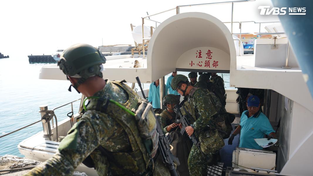 第四作戰區兵力前推小琉球,驗證跨海機動能力。(圖/第四作戰區提供)