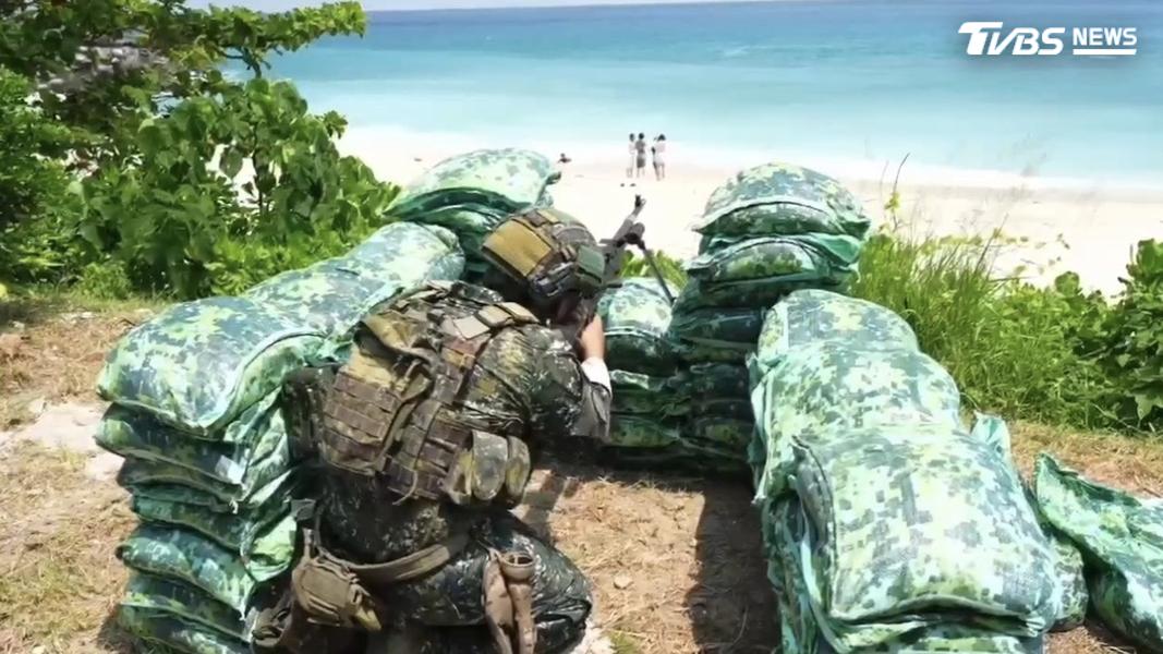 第四作戰區兵力前推小琉球,驗證跨海機動能力。(圖/第四作戰區提供)