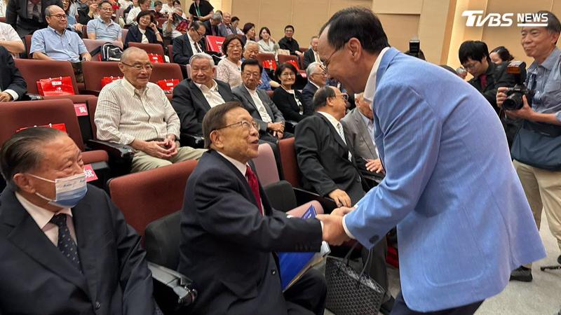 6月才相談甚歡!高希均辭世 朱立倫不捨:人生不同階段都受他指導