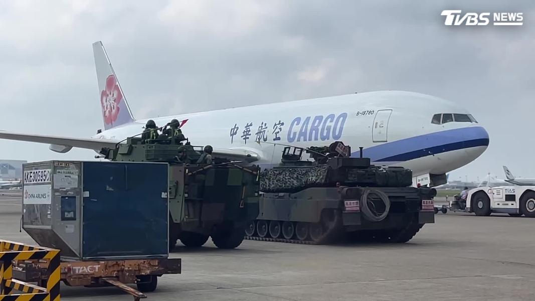 影音/淡江大橋封橋10hr設阻絕 M1A2T現蹤桃機