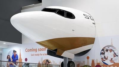 快訊/南港LaLaport 5樓施工鷹架坍塌 航空巨型裝置藝術直墜3樓