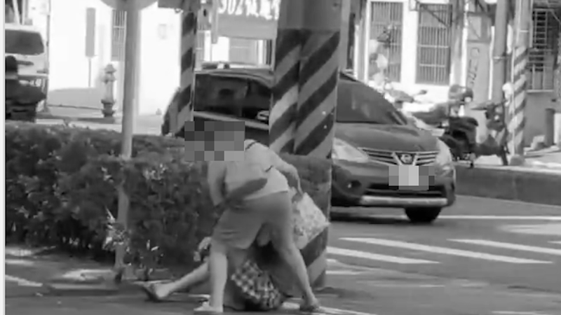 北市6旬老姊姊大街狂毆56歲弟 背後心酸原因曝