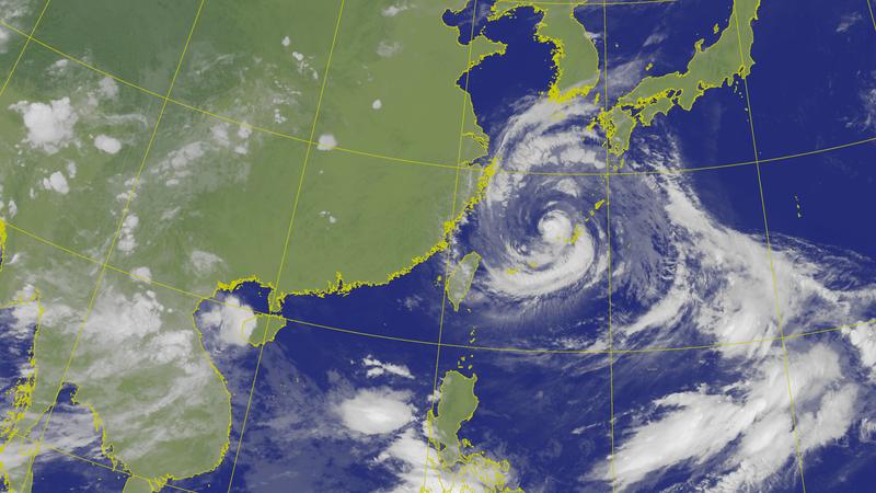 天氣/白海豚颱風路徑擺盪!暴風圈不排除「籠罩北北基桃」勾到台灣了