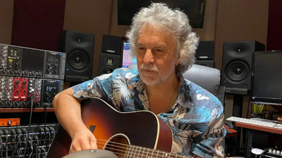 鋼吉他國寶級音樂大師驚傳離世!湯米德塔莫享壽70歲 妻痛心發聲:永遠的摯愛