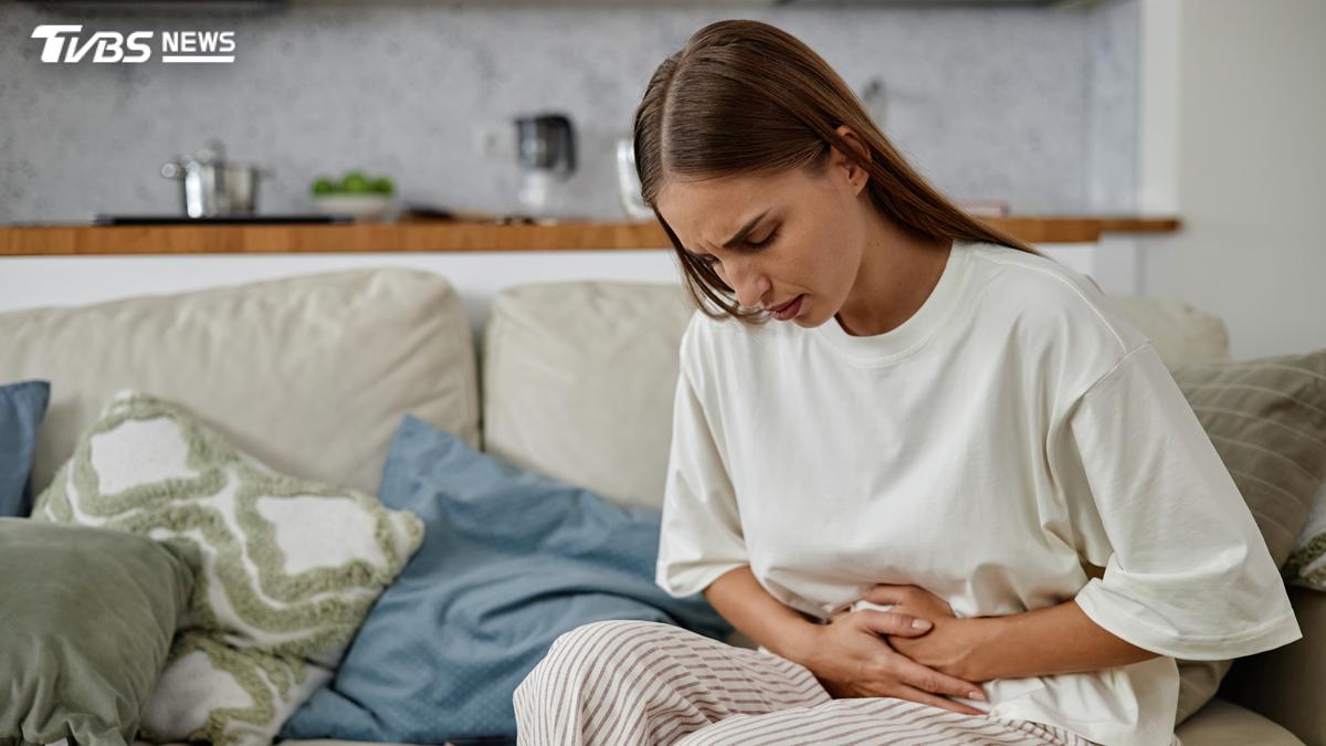 28歲女劇烈腹痛查無原因?竟罹「紫質症」 醫:喝酒恐誘發